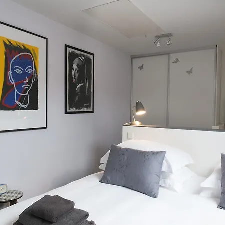 Daire City Center Penthouse Retreat